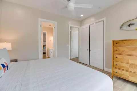 Bedroom - 30985 Watson Blvd, Big Pine Key, FL 33043 photo 3 of 7