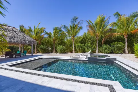 Exterior - 30985 Watson Blvd, Big Pine Key, FL 33043 photo 15 of 21