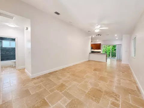 Living - 635 Cabrera St, Key Largo, FL 33037 photo 2 of 2