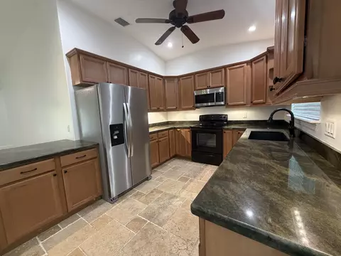 Kitchen - 635 Cabrera St, Key Largo, FL 33037 photo 2 of 3