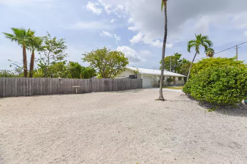 Exterior - 1817 Watson Blvd, Big Pine Key, FL 33043 photo 2 of 25