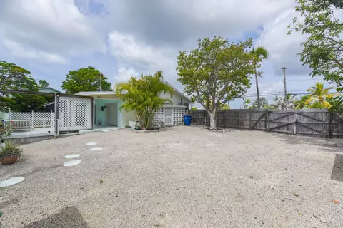 Exterior - 1817 Watson Blvd, Big Pine Key, FL 33043 photo 14 of 25