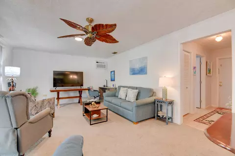 Living - 1817 Watson Blvd, Big Pine Key, FL 33043 photo 1 of 4