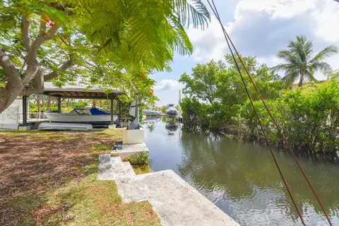 Exterior - 1817 Watson Blvd, Big Pine Key, FL 33043 photo 8 of 25