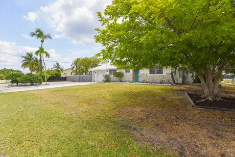 Exterior - 1817 Watson Blvd, Big Pine Key, FL 33043 photo 17 of 25