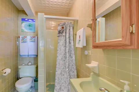 Bath - 1817 Watson Blvd, Big Pine Key, FL 33043 photo 2 of 2
