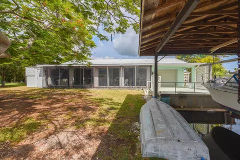 Exterior - 1817 Watson Blvd, Big Pine Key, FL 33043 photo 5 of 25