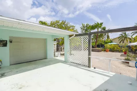 Exterior - 1817 Watson Blvd, Big Pine Key, FL 33043 photo 11 of 25