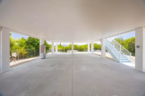 Exterior - 281 Pelican Ln, Big Pine Key, FL 33043 photo 1 of 6