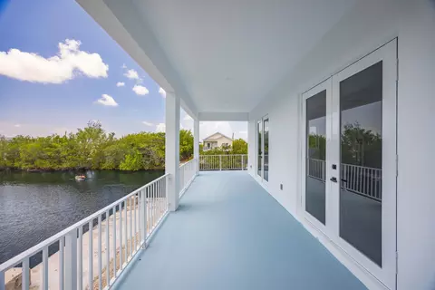 Exterior - 281 Pelican Ln, Big Pine Key, FL 33043 photo 3 of 6