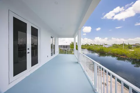 Exterior - 281 Pelican Ln, Big Pine Key, FL 33043 photo 5 of 6
