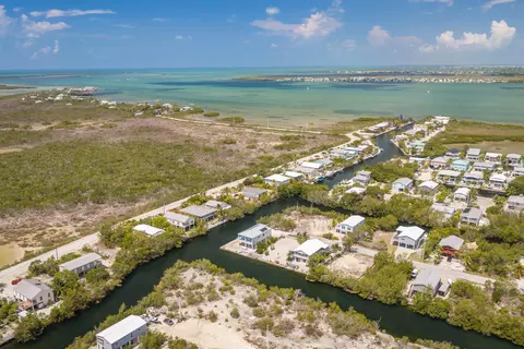 View/Area - 281 Pelican Ln, Big Pine Key, FL 33043 photo 2 of 6