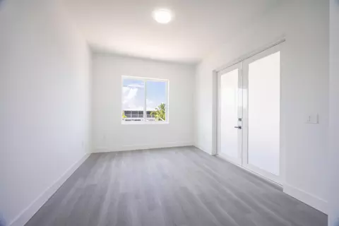 Bedroom - 281 Pelican Ln, Big Pine Key, FL 33043 photo 6 of 7