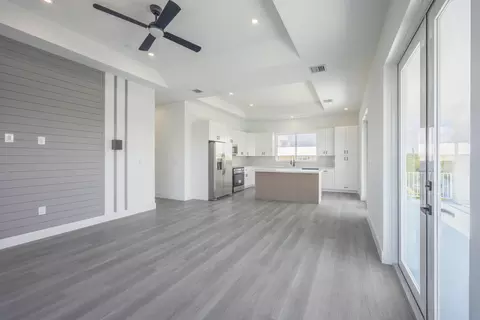 Living - 281 Pelican Ln, Big Pine Key, FL 33043 photo 3 of 4