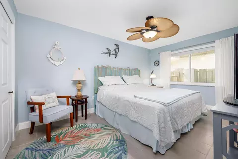 Bedroom - 1657 Watson Blvd, Big Pine Key, FL 33043 photo 2 of 3