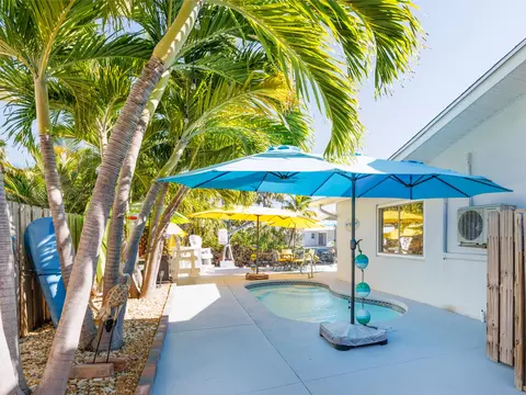 Exterior - 1657 Watson Blvd, Big Pine Key, FL 33043 photo 9 of 10