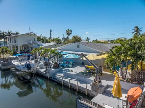 Exterior - 1657 Watson Blvd, Big Pine Key, FL 33043 photo 8 of 10