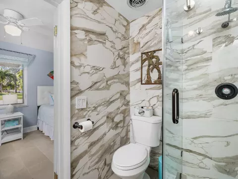 Bath - 1657 Watson Blvd, Big Pine Key, FL 33043 photo 5 of 5