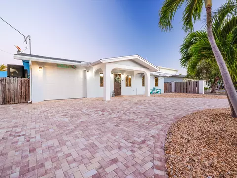 Exterior - 1657 Watson Blvd, Big Pine Key, FL 33043 photo 7 of 10