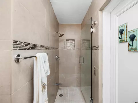 Bath - 1657 Watson Blvd, Big Pine Key, FL 33043 photo 2 of 5