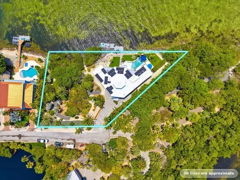 View/Area - 108 Sunset Dr, Marathon, FL 33050 photo 8 of 9