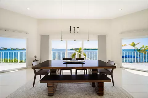 Dining - 108 Sunset Dr, Marathon, FL 33050 photo 2 of 5