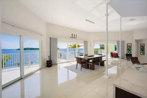 Dining - 108 Sunset Dr, Marathon, FL 33050 photo 1 of 5