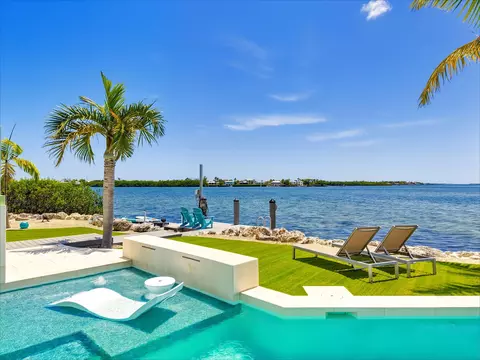 Exterior - 108 Sunset Dr, Marathon, FL 33050 photo 7 of 24