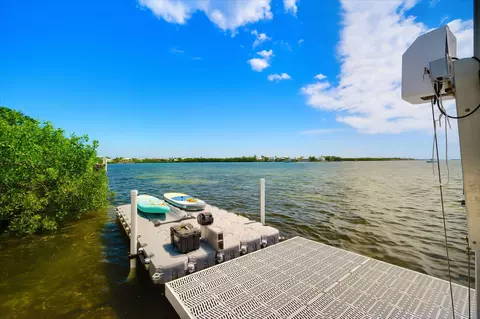 View/Area - 108 Sunset Dr, Marathon, FL 33050 photo 4 of 9