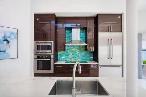 Kitchen - 108 Sunset Dr, Marathon, FL 33050 photo 2 of 3