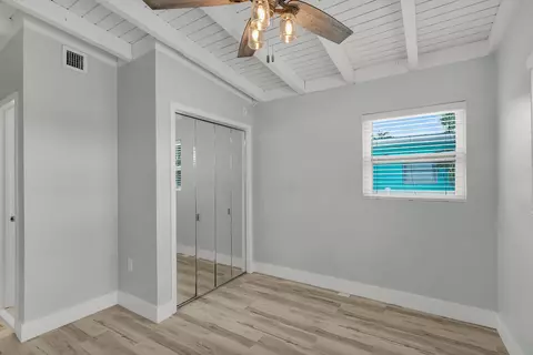 Bedroom - 17 Manowar Dr, Marathon, FL 33050 photo 1 of 3