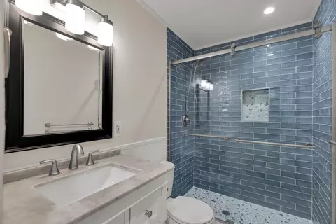 Bath - 17 Manowar Dr, Marathon, FL 33050 photo 2 of 2
