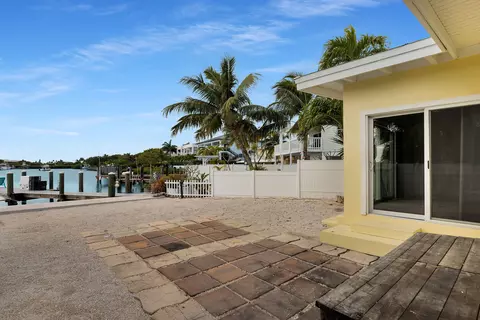 Exterior - 17 Manowar Dr, Marathon, FL 33050 photo 3 of 3