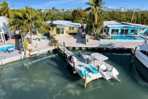 View/Area - 17 Manowar Dr, Marathon, FL 33050 photo 1 of 1