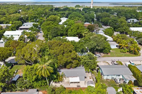 View/Area - 980 Oleander Rd, Key Largo, FL 33037 photo 1 of 7