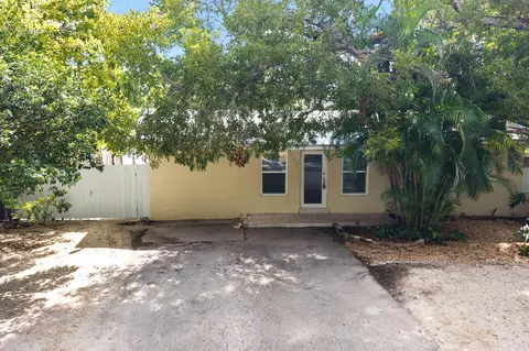 Exterior - 980 Oleander Rd, Key Largo, FL 33037 photo 4 of 10