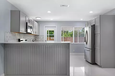 Kitchen - 980 Oleander Rd, Key Largo, FL 33037 photo 2 of 5