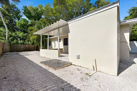 Exterior - 980 Oleander Rd, Key Largo, FL 33037 photo 5 of 10