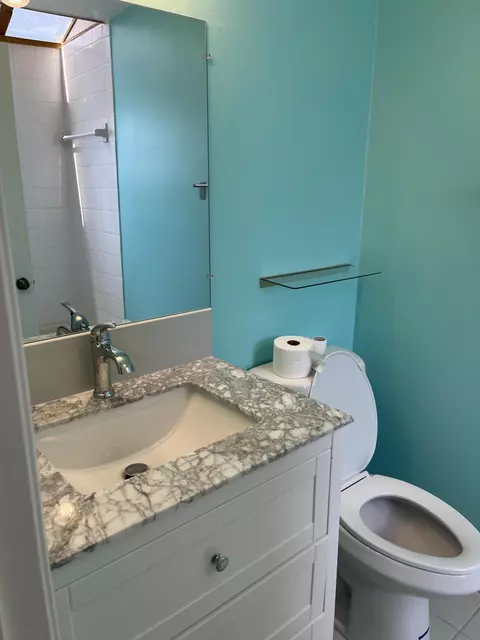 Bath - 100 3rd Ln, Key Largo, FL 33037 photo 2 of 2