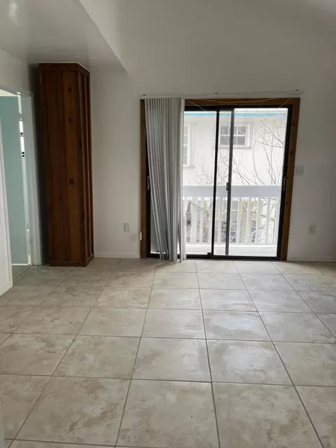 Living - 100 3rd Ln, Key Largo, FL 33037 photo 2 of 2