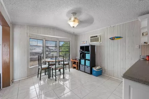 Dining - 647 82nd Street Ocean St, Marathon, FL 33050 photo 1 of 2