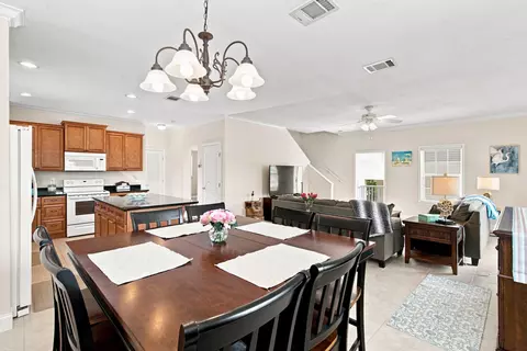 Dining - 3 Snipe Rd, Key Largo, FL 33037 photo 1 of 1