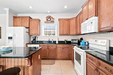 Kitchen - 3 Snipe Rd, Key Largo, FL 33037 photo 1 of 3