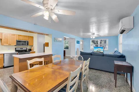 Dining - 354 96th Street Ocean St, Marathon, FL 33050 photo 1 of 3