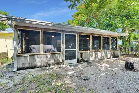 Exterior - 354 96th Street Ocean St, Marathon, FL 33050 photo 8 of 10