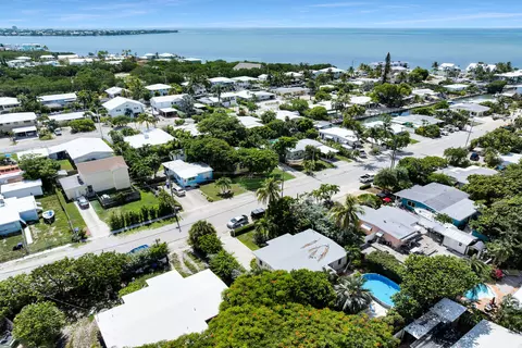 View/Area - 354 96th Street Ocean St, Marathon, FL 33050 photo 7 of 9