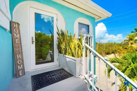 Exterior - 1632 Bogie Dr, Big Pine Key, FL 33043 photo 5 of 21