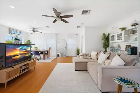 Living - 1632 Bogie Dr, Big Pine Key, FL 33043 photo 1 of 2