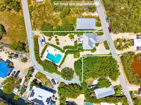View/Area - 1632 Bogie Dr, Big Pine Key, FL 33043 photo 3 of 9