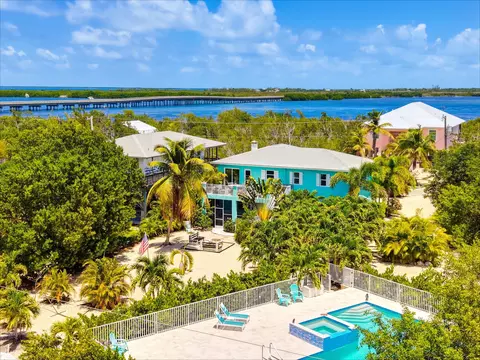 1632 Bogie Dr, Big Pine Key, FL 33043